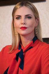 330px-Charlize-theron-IMG_6045